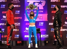 Miguel Berchelt (left) takes on Oscar Valdez (right) in an all-Mexican battle for the WBC junior lightweight title. (Image: Mikey Williams/Top Rank/Getty)