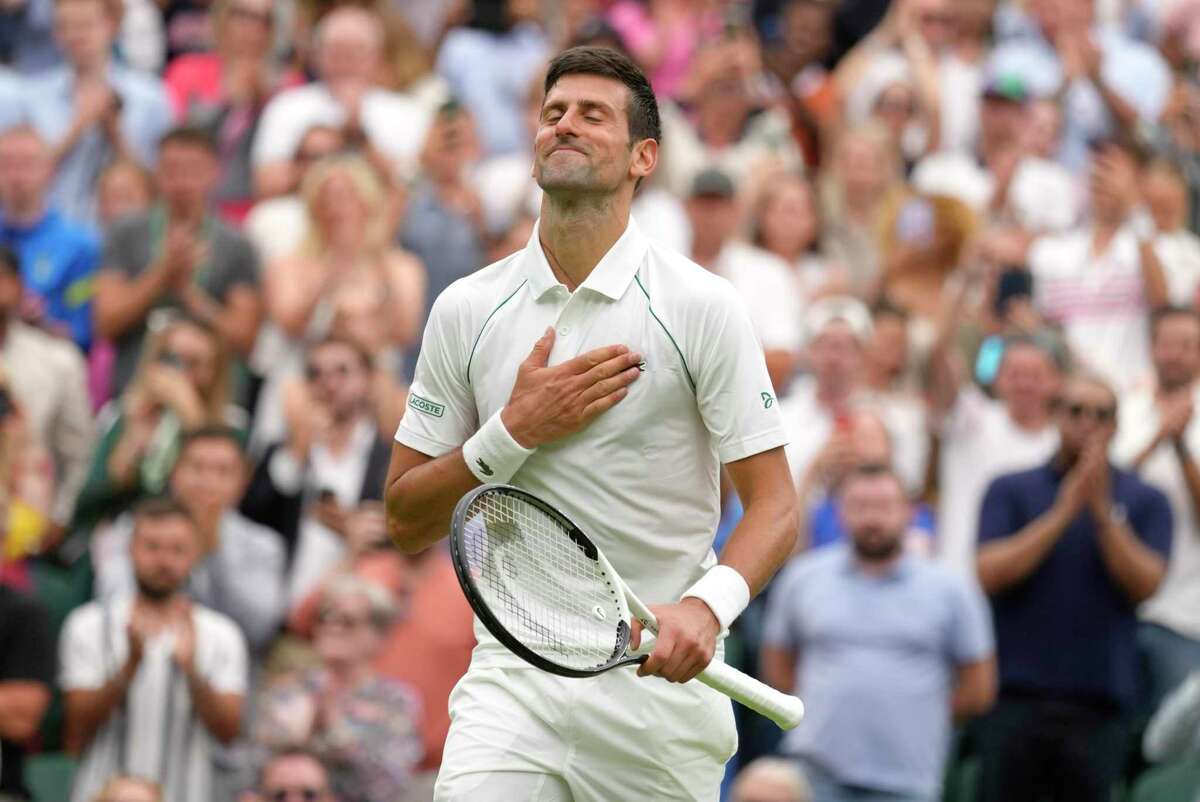 Wimbledon odds Djokovic Swiatek