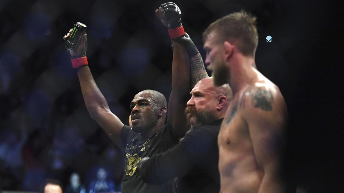 Jon Jones UFC 235