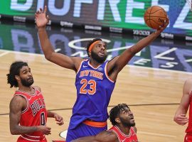 NY Knicks big man Mitchell Robinson, driving to the lane against the Chicago Bulls. (Image: Nick Baumer/Getty)