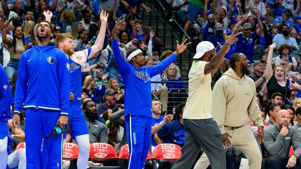 Mavs Dallas bench decorum NBA fines $100,000 Theo Pinson