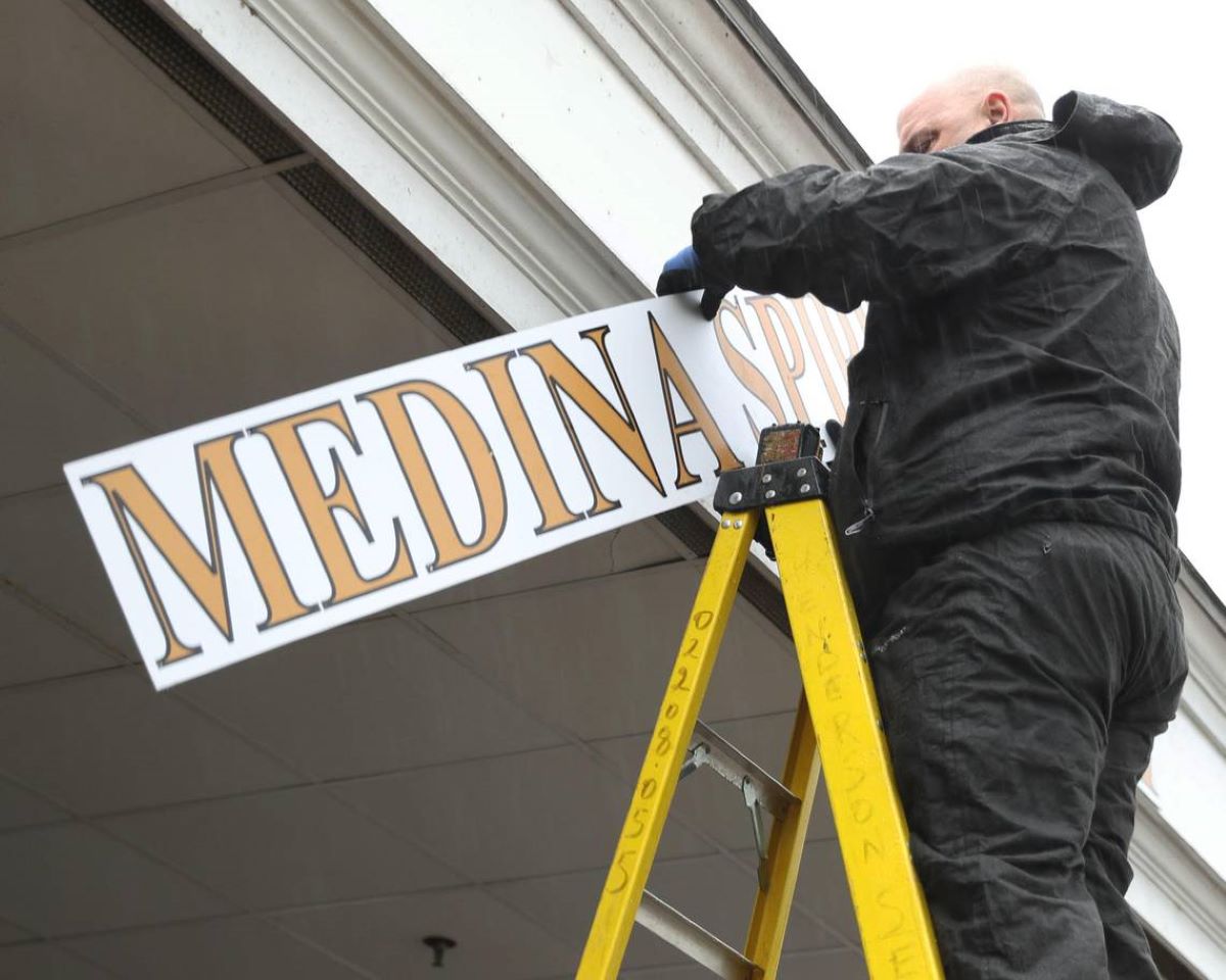 Medina Spirit-Derby sign