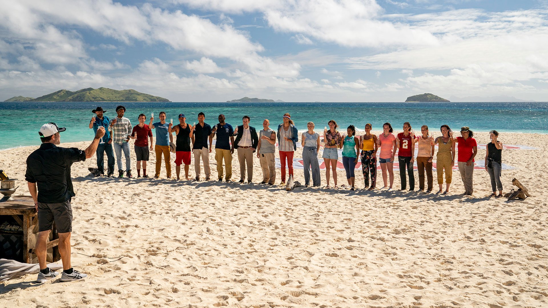 "Survivor" host Jeff Probst welcome players to the "Winners at War" edition of the popular CBS reality TV show. With sports having gone dark due to the coronaviru outbreak, FanDuel has turned to nonsporting events like "Survivor" on which to build contests. (Image: CBS)