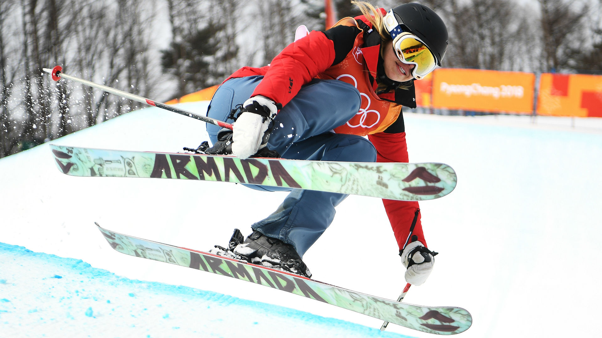 Elizabeth Swaney skier halfpipe