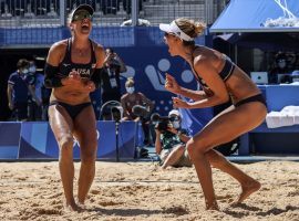 Americans April Ross (left) and Alix Klineman (right) will take on Australians Taliqua Clancy and Mariafe Artacho del Solar in the womenâ€™s beach volleyball gold medal match. (Image: Robert Gauthier/Los Angeles Times)