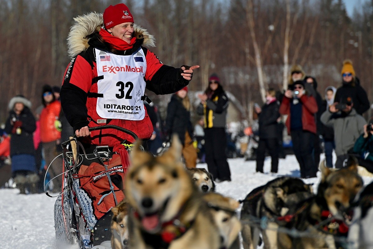 Ali Zirkle crashes out Iditarod 2021 Day 3 Brent Sass