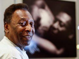 Pele underwent surgery at the weekend, as doctors found a tumor in his colon. (Image: Twitter/besoccer_ES)