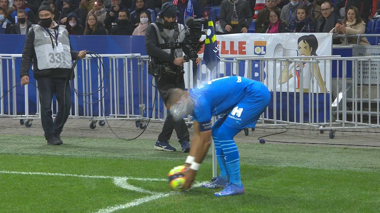 Payet hit by a bottle