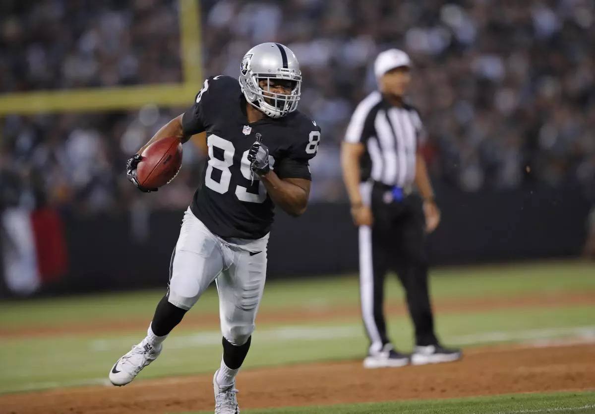 Cowboys trade Amari Cooper