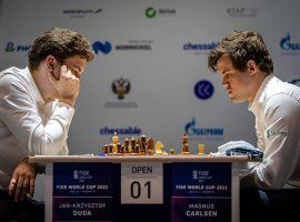 Magnus Carlsen (right) and Jan-Krzysztof Duda (left) will meet up in the finals of the Charity Cup online chess tournament. (Image: FIDE)