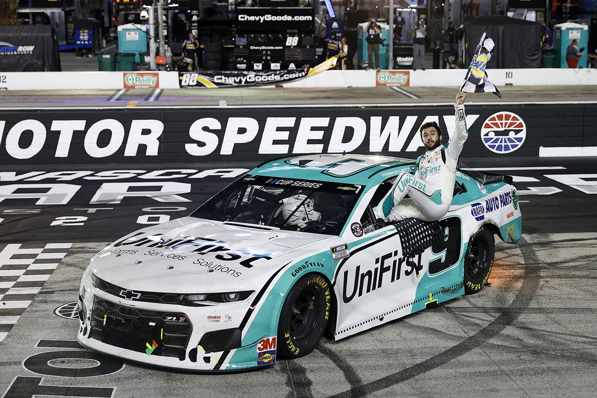 Chase Elliott took pole position in the final sprint and held on to win the NASCAR All-Star Race at Bristol Motor Speedway. (Image: Patrick Smith/Getty/TNS)