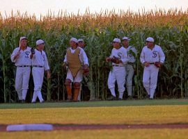 The Chicago Blacksox appear in Ray Kinsella's cornfield in "Field of Dreams". (Image: Universal Pictures)