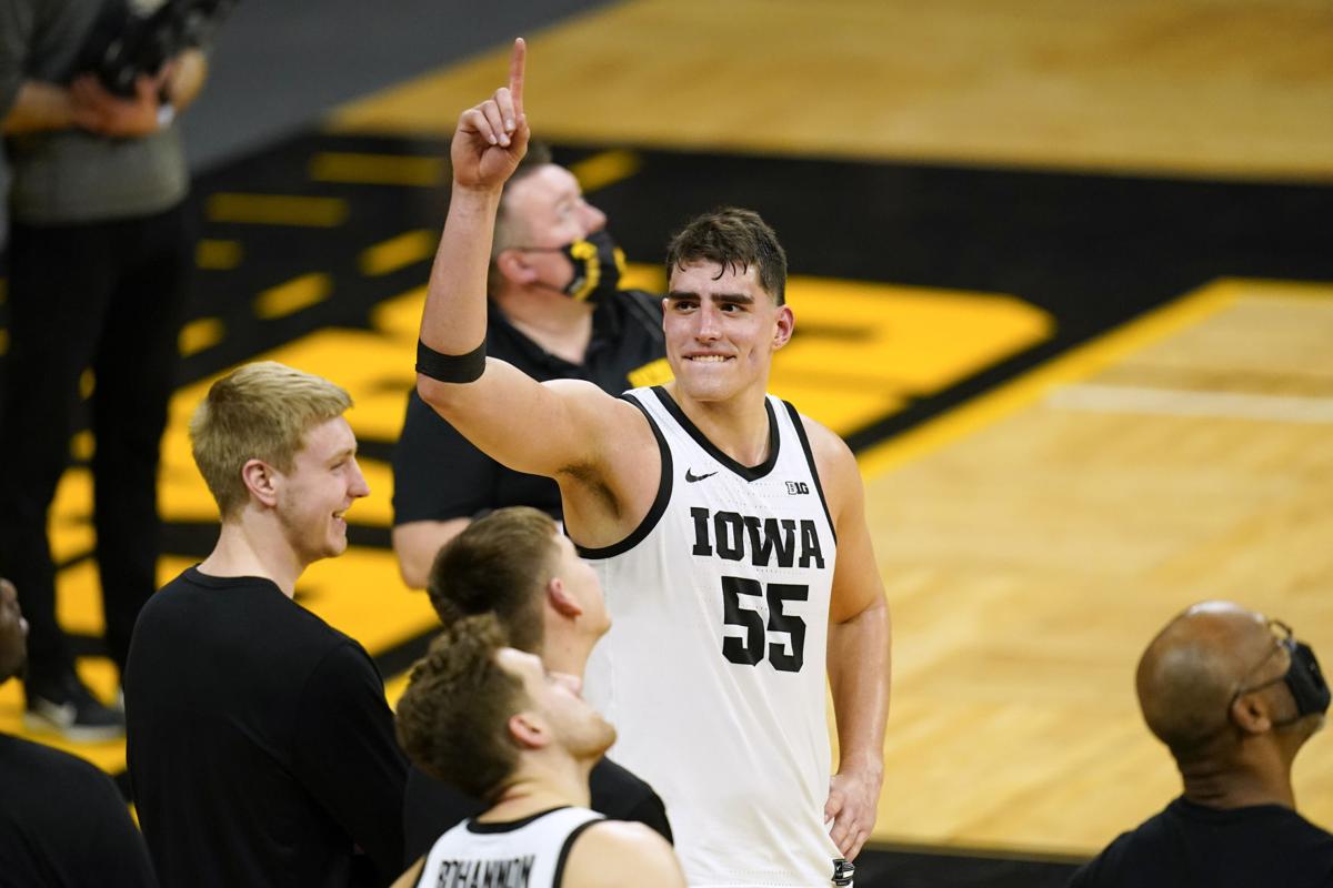 Luke Garza Iowa Big Ten Odds Conference Championship tournament Michigan Ohio State Illinois