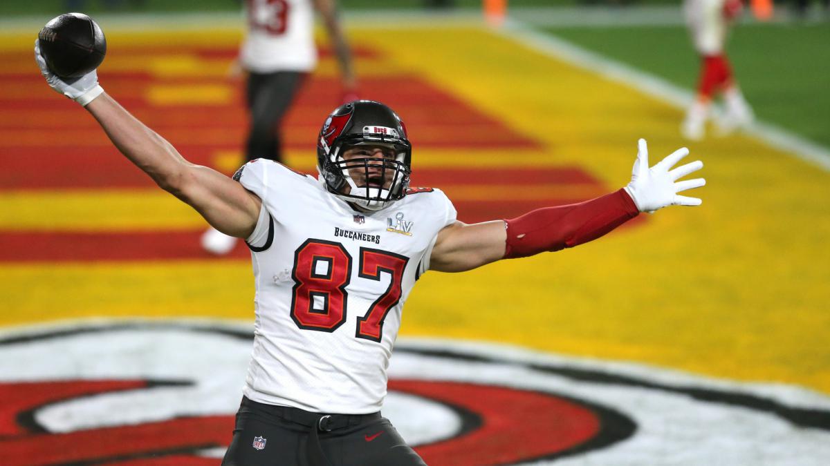 Rob Gronkowski Bucs Bills Play or Not Next Season