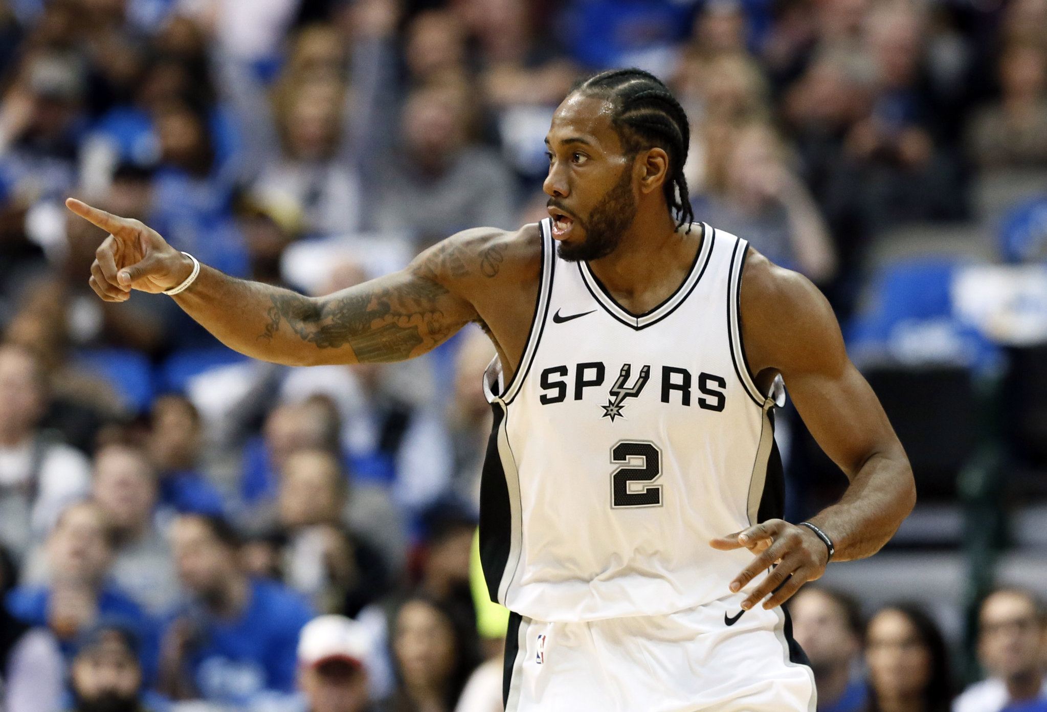 Kawhi Leonard trade talks