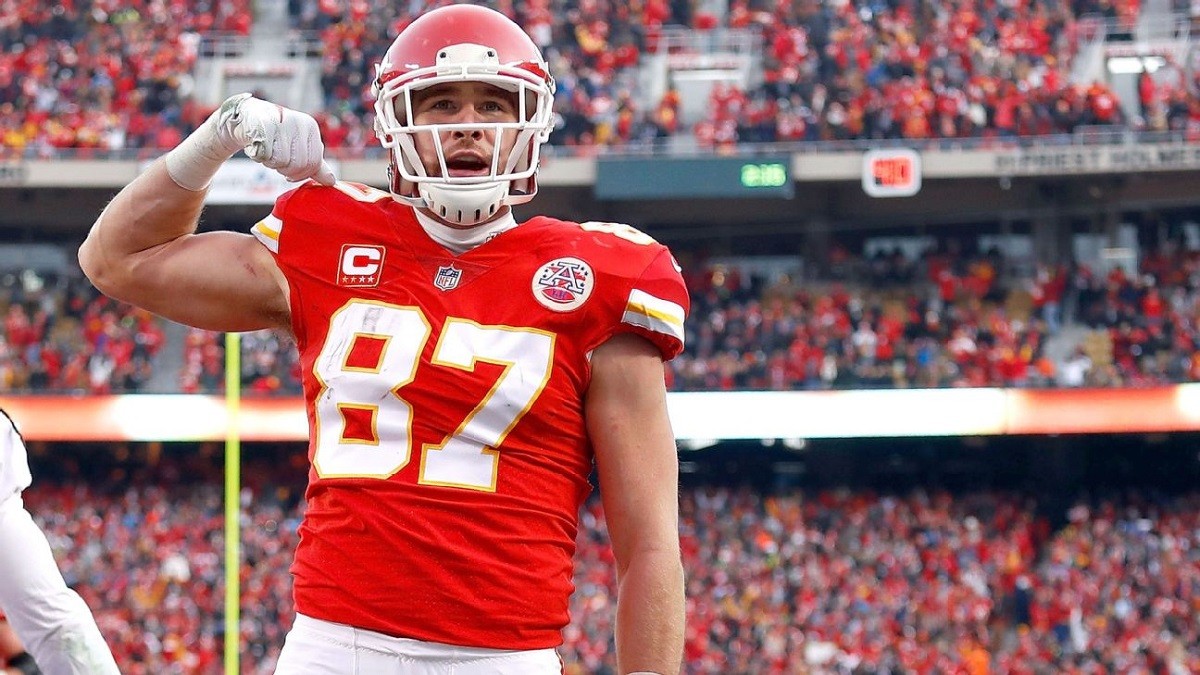 Travis Kelce Madden 99 Club Rating EA Sports Football 21