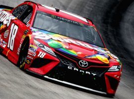 Kyle Busch passed Kyle Larson late at Bristol Motor Speedway to take first in the Food City 500 and win his second straight NASCAR race. (Image: Getty)