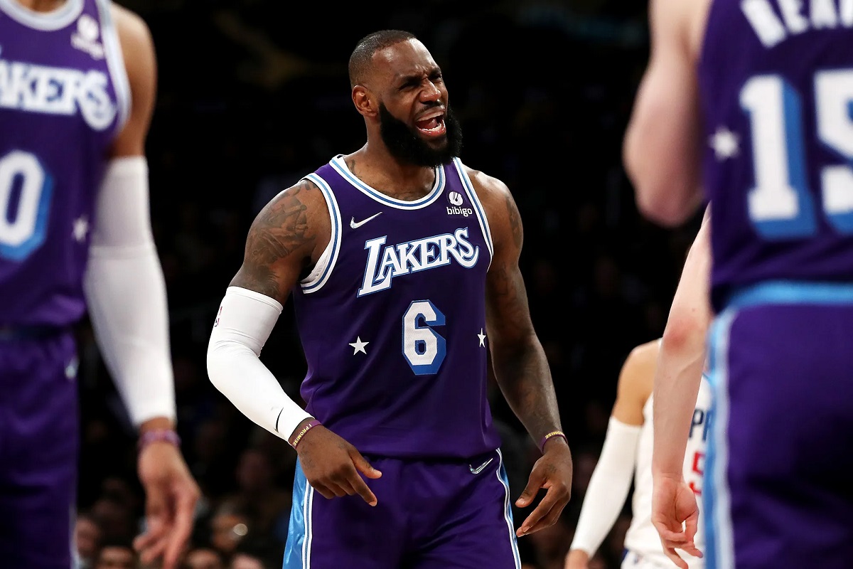 LeBron James LA Lakers miss playoffs