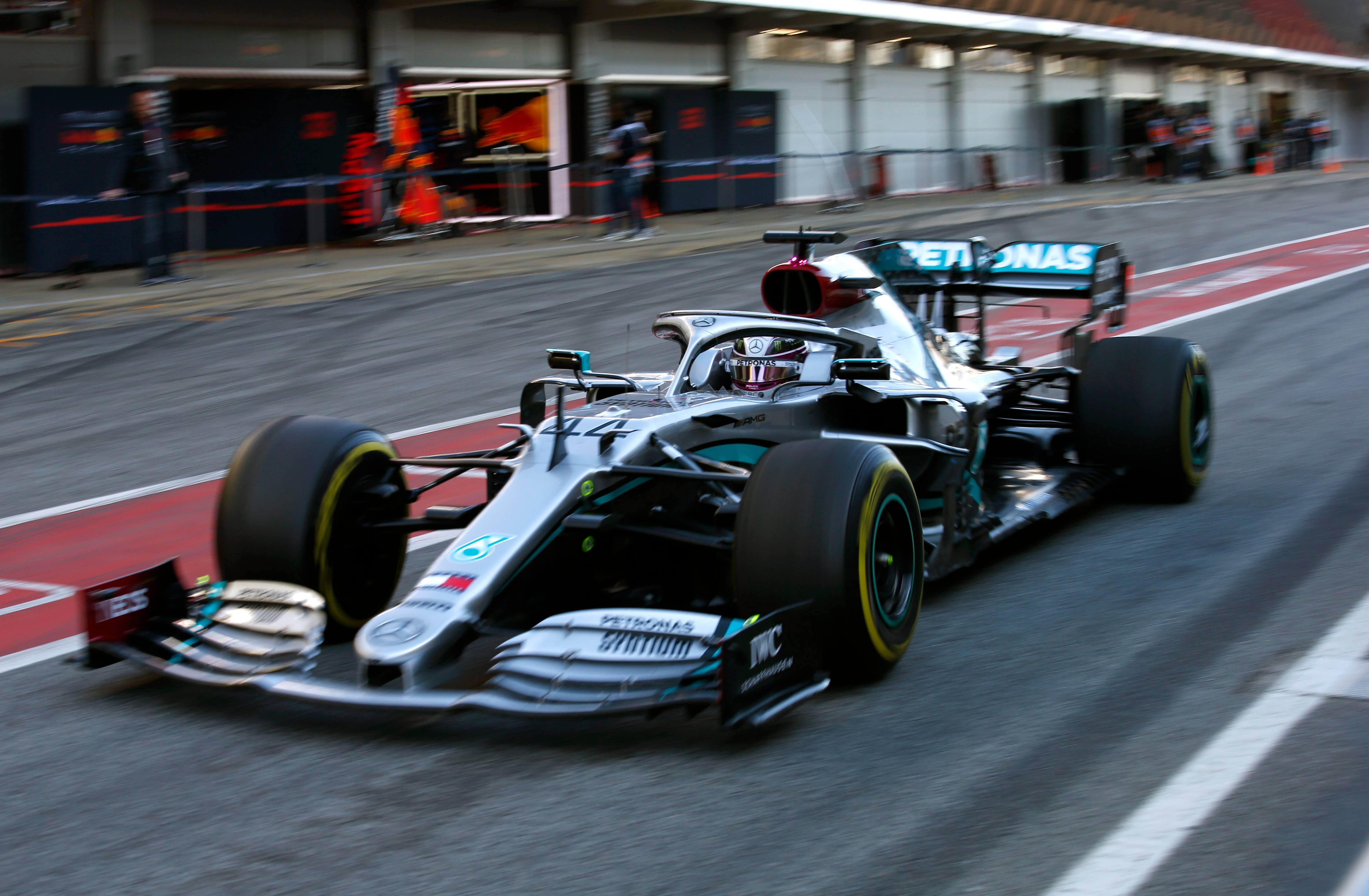 Lewis and Mercedes F1 favorites heading into challenging season