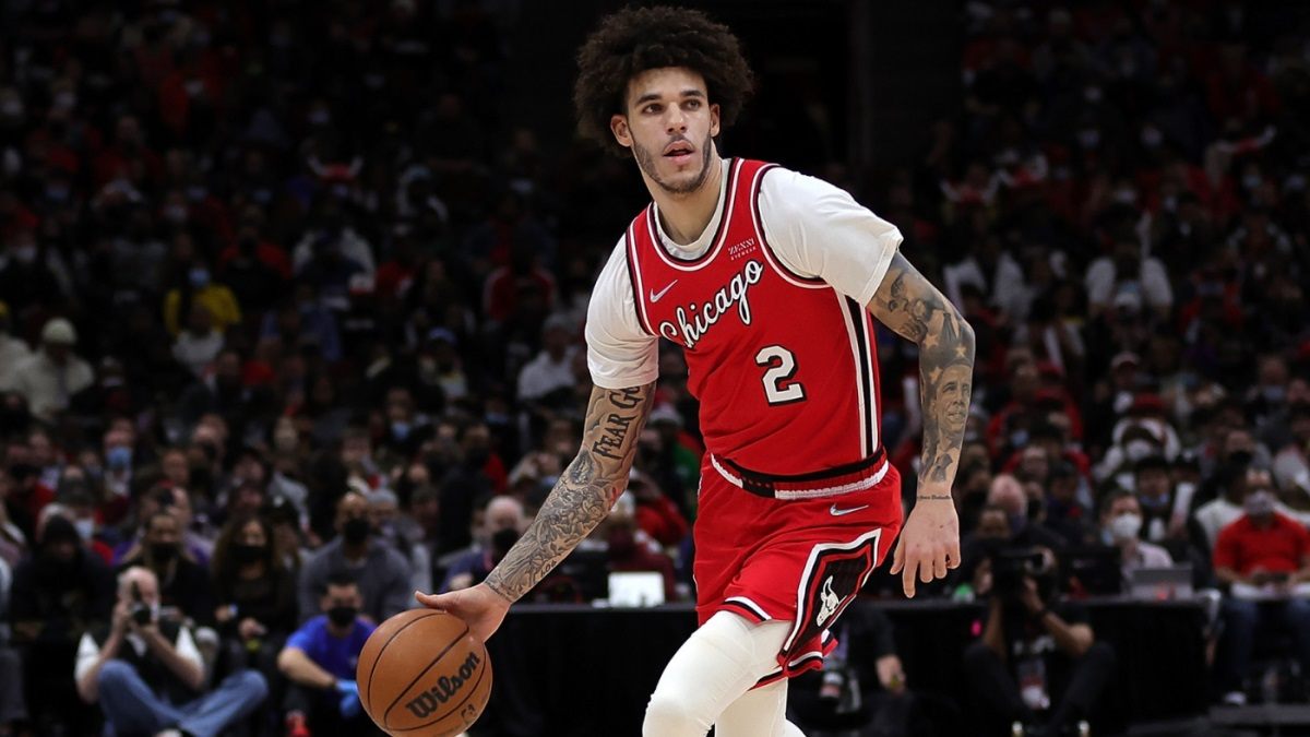 Lonzo Ball knee injury Chicago Bulls surgery