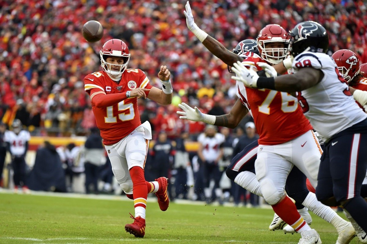 Patrick Mahomes Kansas City Chiefs SUper Bowl odds favorites Green Bay Packers