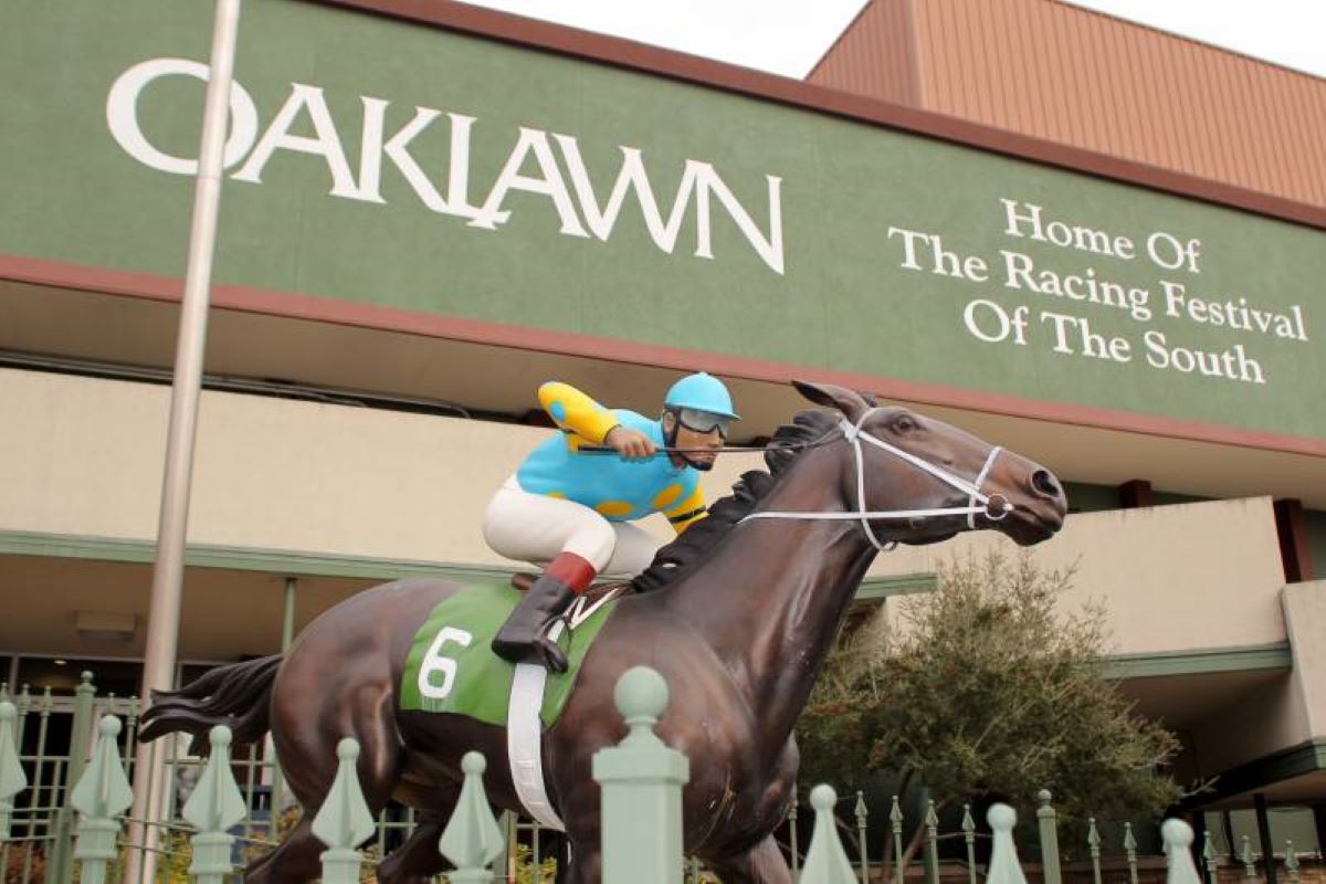 Oaklawn Entrance-Ark Derby