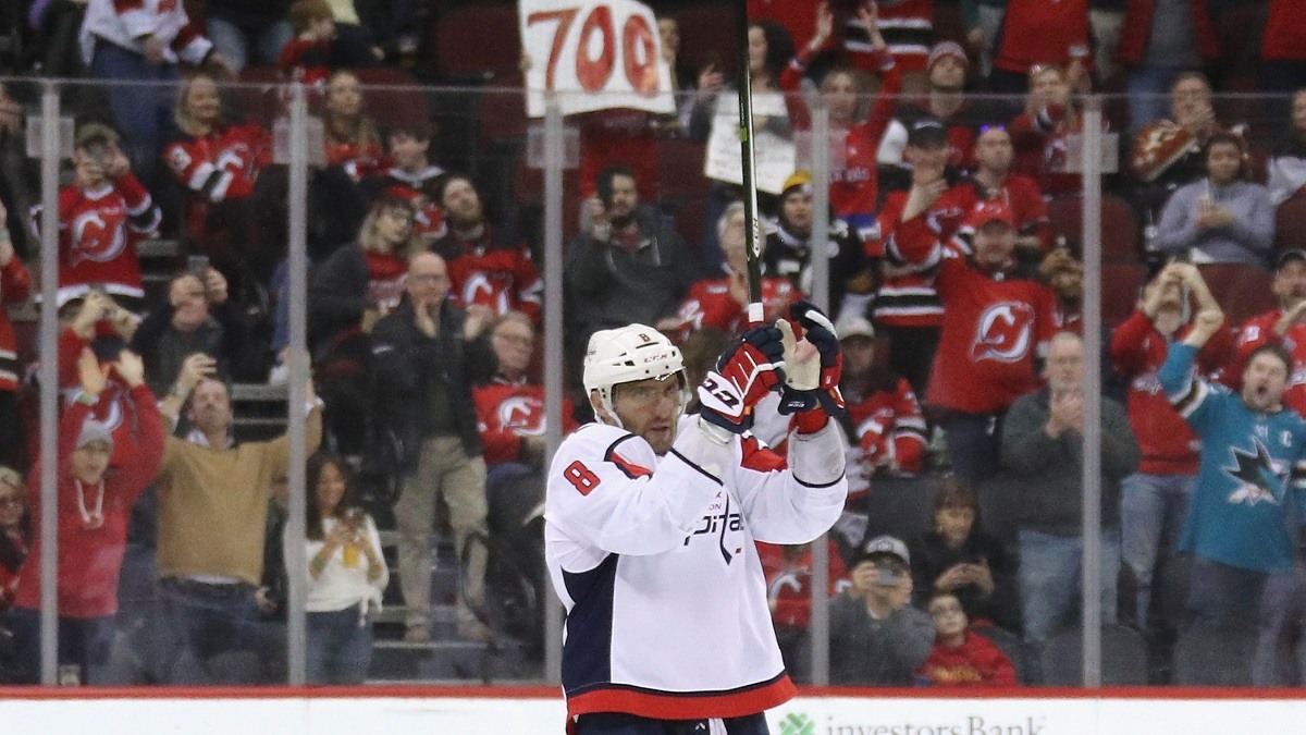 Alex Ovechkin 700 goals goal Wayne Greztkey