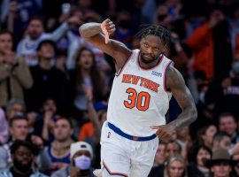 Julius Randle gives fans at Madison Square Garden the thumbs down for booing his poor play last season. (Image: Getty)