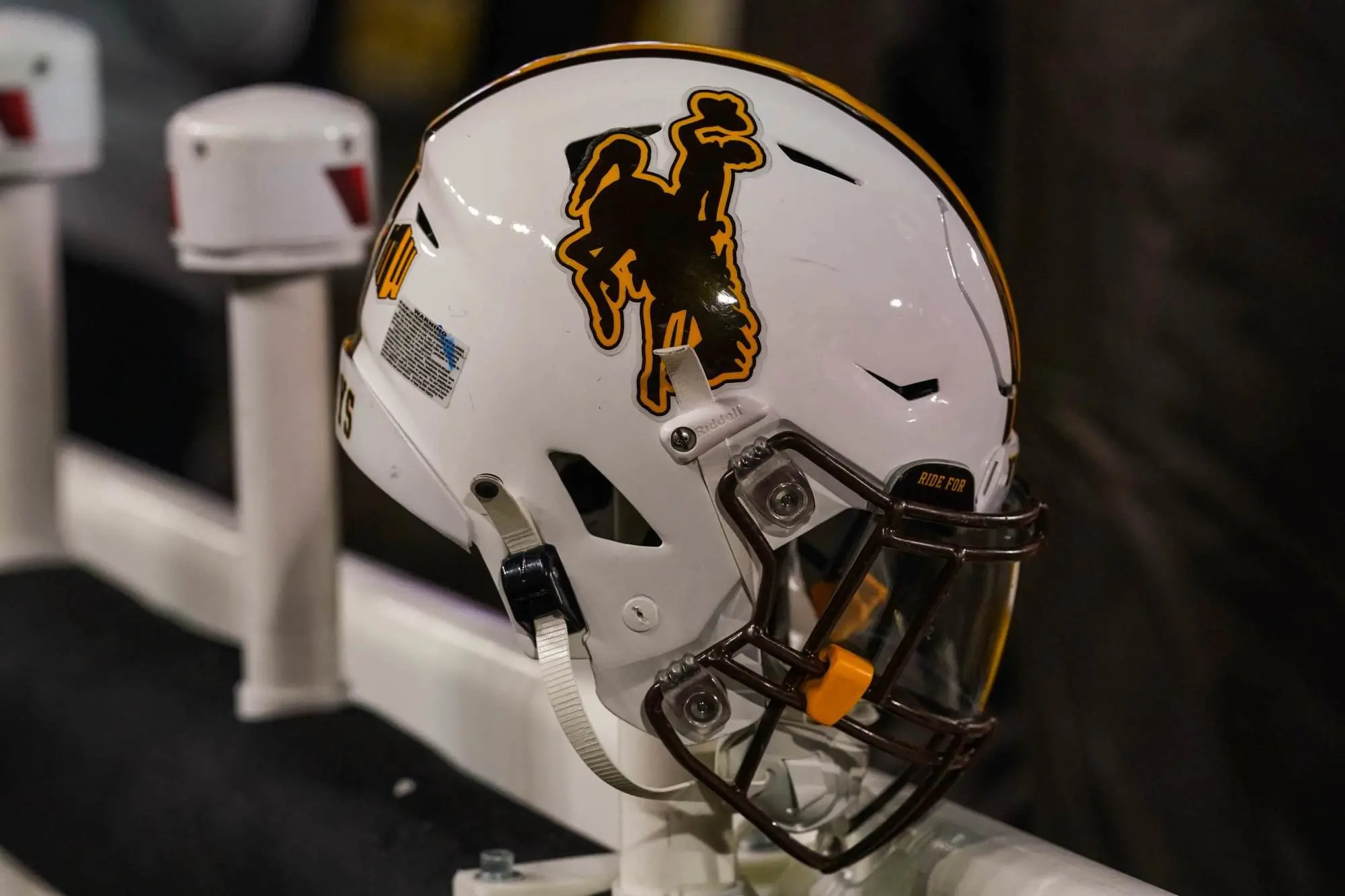 wyoming-cowboys-helmet