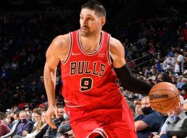 Nikola Vucevic from the Chicago Bulls drives the baseline against the Philadelphia 76ers at the Wells Fargo Arena. (Image: Getty)