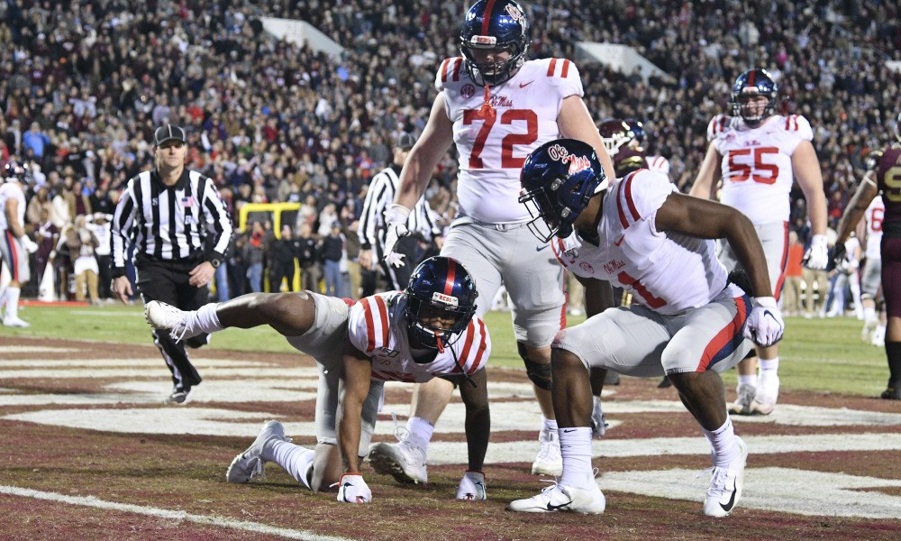 Elijah Moore dog pee celebration